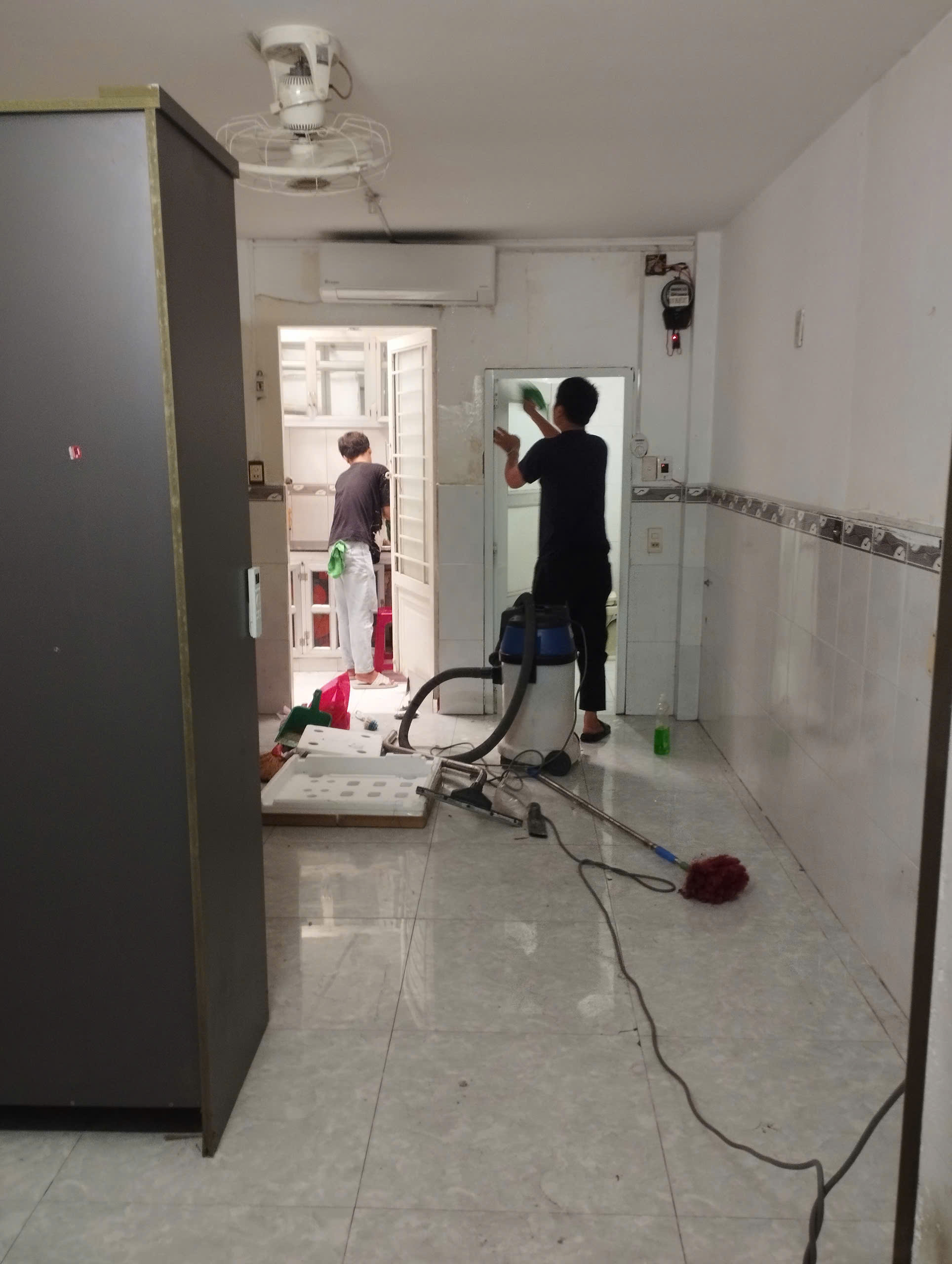 Dịch Vụ Vệ Sinh Nhà Cửa Quận 1 Uy Tín, Chuyên Nghiệp