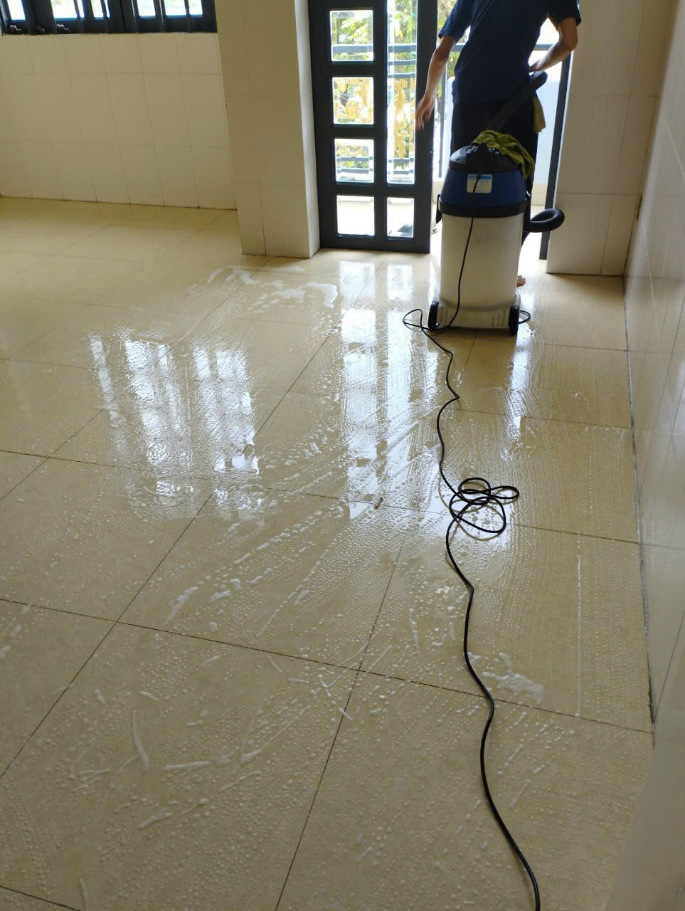 Dịch vụ vệ sinh căn hộ Quận 7 chuyên nghiệp | Giá rẻ – Uy tín – Nhanh chóng