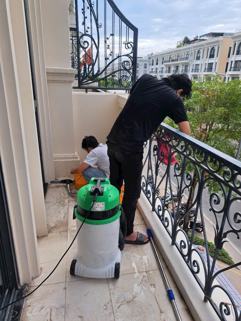 Dịch Vụ Vệ Sinh Chuyên Nghiệp Quận Bình Tân | Uy Tín – Giá Tốt