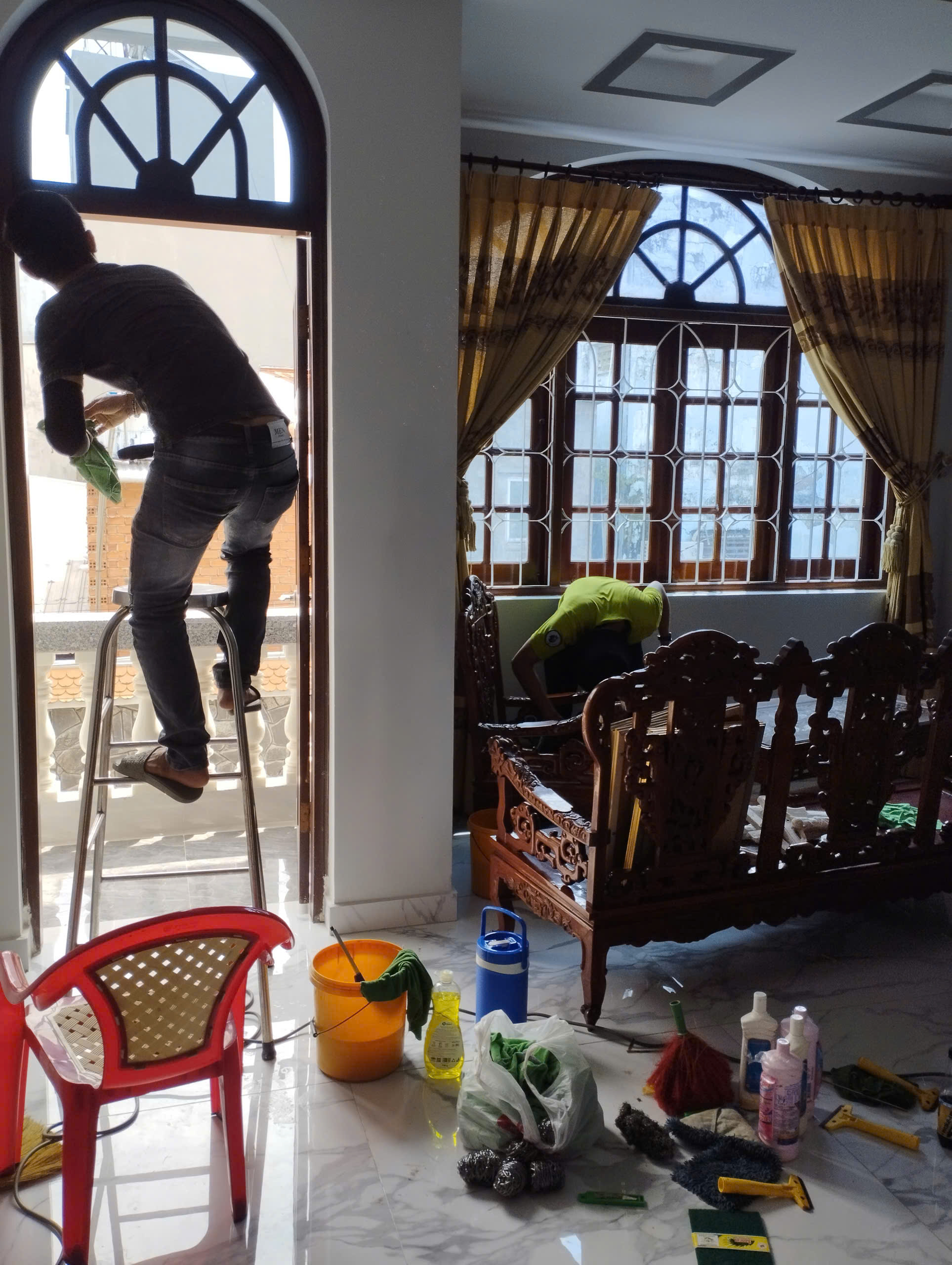 Dịch Vụ Vệ Sinh Chuyên Nghiệp Quận 7 | Uy Tín - Nhanh - Sạch Sẽ