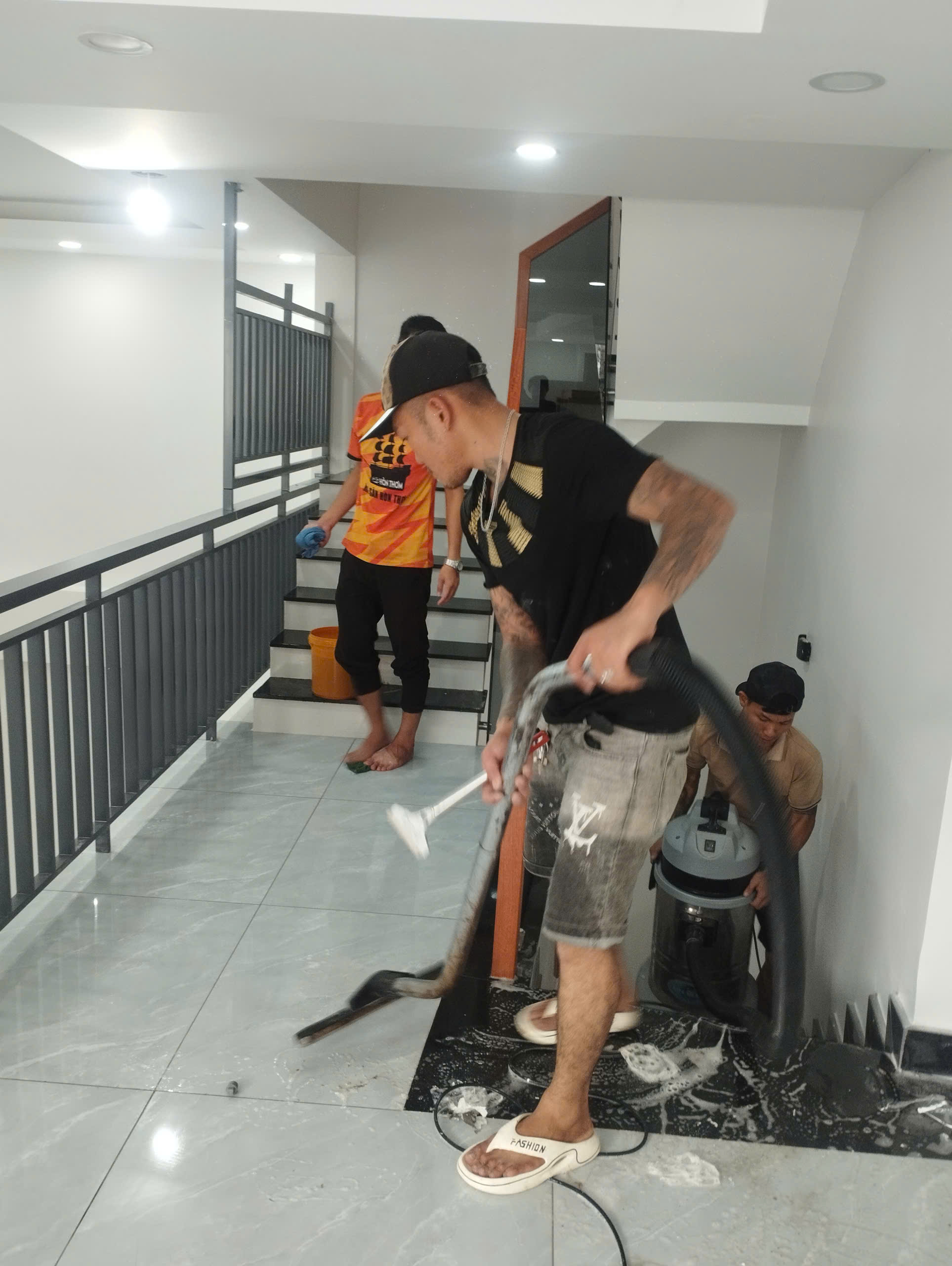 Dịch Vụ Vệ Sinh Nhà Sau Xây Dựng Quận Gò Vấp | Sạch Sâu - Nhanh - Giá Tốt